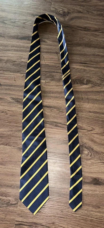 Corbata clásica Lands' End para hombre larga a rayas amarillas azul marino 100 % seda hecha a mano Foto 1 de 4