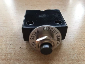 Panel Mount Circuit Breaker 5A 250V 35 x 14.6 x 31mm NEW Z2165 - Foto 1 di 5