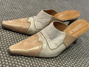 Vintage Italian Shoemakers Original Mules Tri Cream Classic Heels 8 Worn 2X - Picture 1 of 15