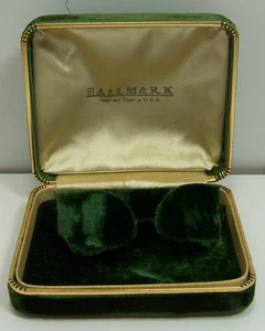 Vintage Velvet Hallmark Jewelers Green Watch Presentation Box Only - Picture 1 of 7