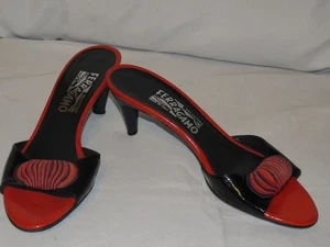 Sandalias Salvatore Ferragamo Florence charol negro y naranja talla AA - Imagen 1 de 5