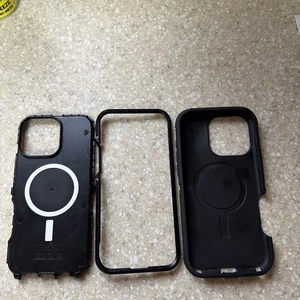 OtterBox Defender Series Pro Case for Apple iPhone 16 Pro Max MagSafe, Black - Picture 1 of 7