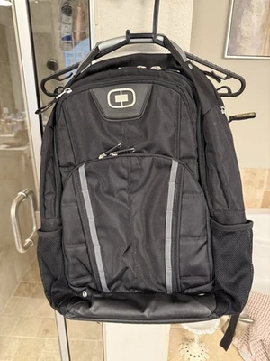 Mochila OGIO preta - Imagem 1 de 3