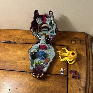 Mighty Max Outwits Cyclops Doom Zone Playset 1993 Complete - Picture 1 of 19