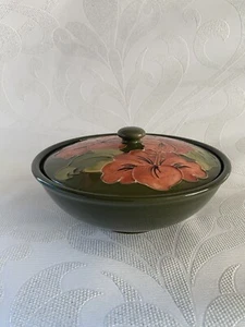 Stunning Vintage Moorcroft/Hibiscus Circular Dish & Cover/16cm Wide/England - Picture 1 of 14
