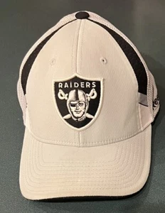 Raiders Reebok grau LA/Oakland/Vegas Raiders eng anliegende Mütze Größe S/M gebraucht - Bild 1 von 4