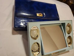 Specchio Go Lightly Petite Vintage Vanity Azzurro, Custodia Blu Scuro. Funzionante. Usato - Foto 1 di 4
