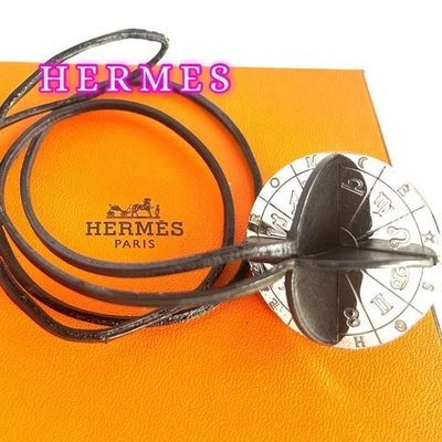 Collar Hermes Karenka Constelación Colgante Plata Cuero Negro Usado Japón Foto 1 de 4
