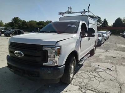 2018 Ford F250 Super Duty Transmission OEM 170K Miles - LKQ396537054 - Image 1 of 4