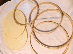 LOT OF 4 WOOD HOOPS AND 2 CRAFTER'S CANE,NEW - Picture 1 of 2
