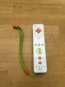 Nintendo Wii / Wii U Motion Plus Yoshi Edition Remote Controller Official - Picture 1 of 2