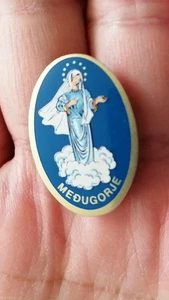 MEDUGORJE Katholisch Religiös Metall Anstecknadel Vintage †† BLAU Kirche Brosche Schmuck - Bild 1 von 3