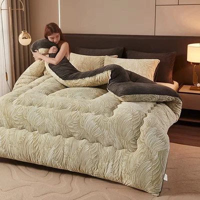 Edredón de terciopelo de doble cara cálido engrosado de invierno, edredón para dormitorio central Foto 1 de 4