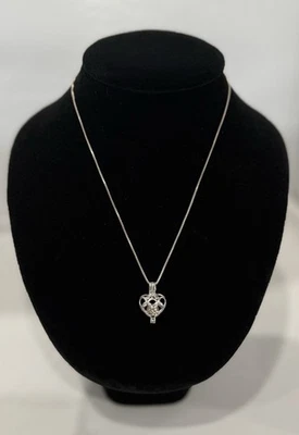 Pingente de gaiola de coração flutuante 925 com pérola de prata clara em colar 18” 925 - Imagem 1 de 4