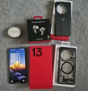 OnePlus 13 - 512GB - 16GB RAM - Black Eclipse - with OnePlus Buds Pro 3 + cases - Picture 1 of 10