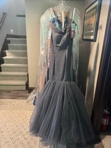 Impresionante Vestido Sirena Sherri Hill 51778 Gris Carbón Talla 0 NUEVO CON ETIQUETAS VENTA - Imagen 1 de 6