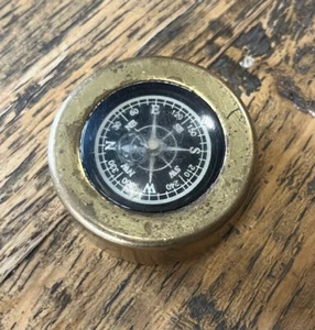 Antique Liquid Filled 44mm Diameter Heavy (150g) Brass Compass Ideal Paperweight - Picture 1 of 3
