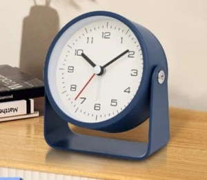Analogue Alarm Clock with Backlight Non-Ticking Bedside Table Clock Home Decor - Picture 1 of 8