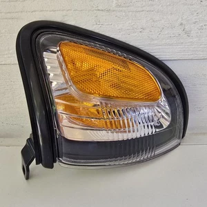 Parking Light Assembly for 2001-2004 Toyota Tacoma - Picture 1 of 4