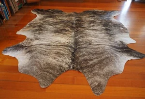 AN AMAZING MASSIVE CHARCOAL GREY COWHIDE RUG - A STUNNING DARK GREY WAVE - Picture 1 of 11
