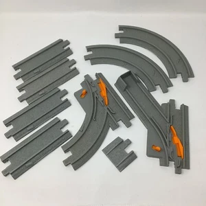 GeoTrax Fisher Price Train Track Gris Interruptor de Ferrocarril Curvo Recto Lote de 9 - Imagen 1 de 8