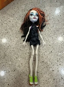 Monster High Skelita Calaveras Doll Scaris: City of Frights - Picture 1 of 4