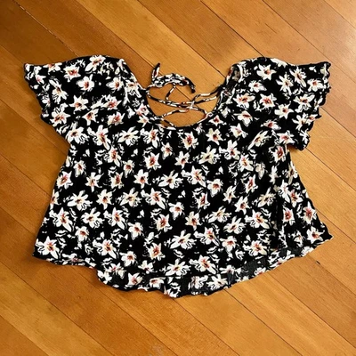 Блузка пышная черная маргаритка богемное коттеджное ядро с оборками струящаяся с галстуком на спине, размер маленький - Изображение 1 из 4