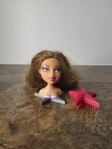 Bratz Styling Head Yasmin Doll With Star Base - Picture 1 of 10