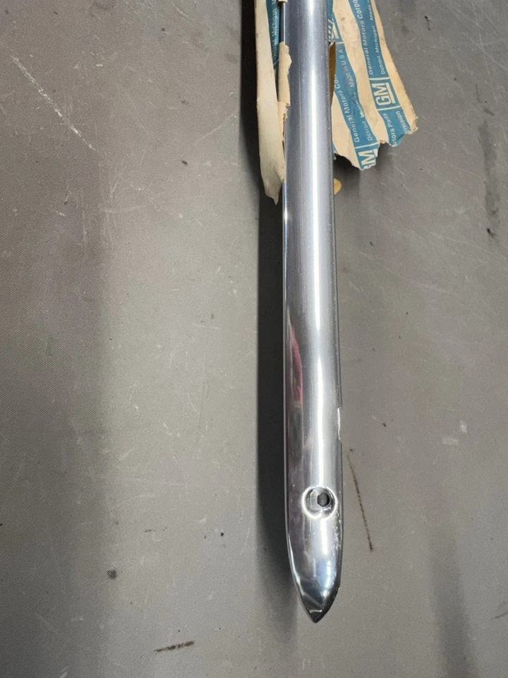 Nuevo de Lote Antiguo Pontiac Firebird Panel basculante Moldura Borde 1976-1979 Chevy Camaro Foto 1 de 4