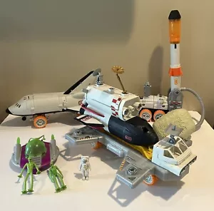 Vintage Matchbox MBX Mega Rig Space Shuttle Aliens UFO Play Set Incomplete - Picture 1 of 8
