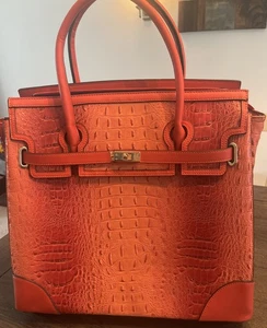 Stylish American Bee Upright Rolling Bag Red Luggage Alligator New With Tags - Picture 1 of 15