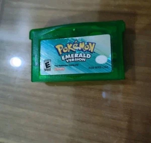 Pokemon Versione Smeraldo Autentico (Nintendo GameBoy Advance, GBA) Batteria Nuova - Foto 1 di 3
