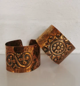 2 Vintage hammered copper bangles cuffs (1 x clover leaf & 1 x sun/moon design) - Picture 1 of 11