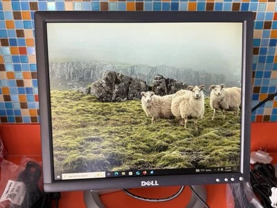 Dell UltraSharp 17" Monitor 1280×1024 VGA DVI USB 1704FPV very good condition! - Image 1 of 4