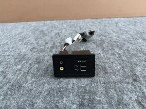 INFINITI Q50 Q60 2014-2019 OEM AUX AUXILIARY USB MAP SD CARD PORT INSERT ASSY - Foto 1 di 5