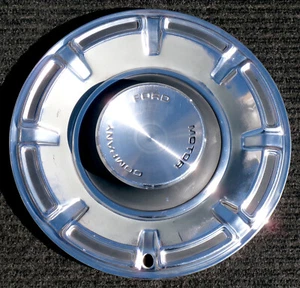 One Genuine Ford Maverick 14" 8-Slot Hubcap Wheel Cover 1970 1972 OEM - Picture 1 of 11