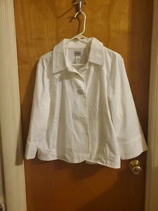 Chico’s White Linen big button lightweight jacket Blazer Size 2/Large - Picture 1 of 2