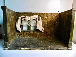 MAISON DE POUPÉE ANCIENNE EN BOIS 1 PIÈCE À RESTAURER ET MEUBLER 64 x 32,5 cm - Picture 1 of 19
