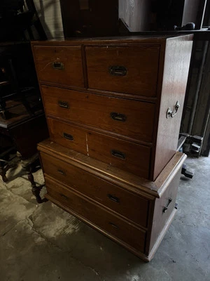 Baú antigo de madeira para campanha em duas partes - Imagem 1 de 4