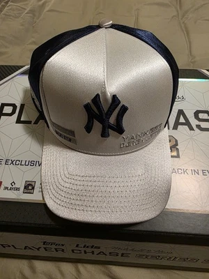 2025 Fanatics Fest Tapas x Topps Yankees Derek Jeter Sombrero Player Chase Serie 2 Foto 1 de 4