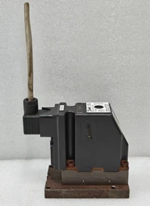 SAUER DANFOSS PVEH 11084104 SOLENOID PROPORTIONAL VALVE USED FAST SHIPPING - Picture 1 of 8