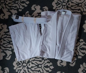 Century Martial Arts White Uniform Size 7 XL New Open Package Karate - Picture 1 of 3