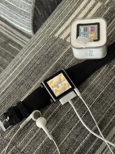 Apple iPod Nano 6a generazione 8GB Argento. Funzionante Ma Leggi Descrizione - Foto 1 di 10
