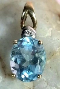 Vintage 9ct Gold Blue Topaz Pendant With Tiny Diamond Accent - Bild 1 von 4