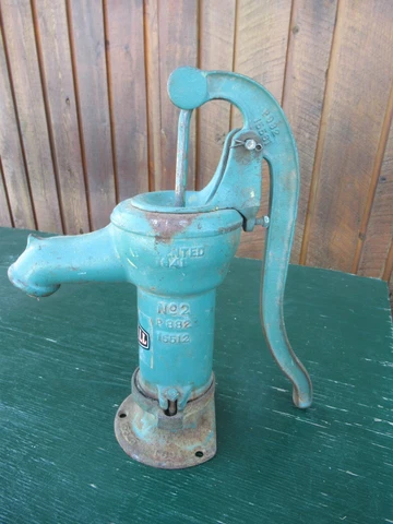 Vintage McDougall Cast Iron GREEN PITCHER Hand WATER PUMP Cover