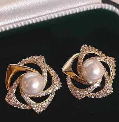 2.30Ct Round Cut Natural Pearl Flower Stud Earrings 14k Yellow Gold Plated - Image 1 of 4