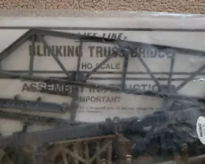 Life-like Blinking Truss Bridge HO NEW - Picture 1 of 8