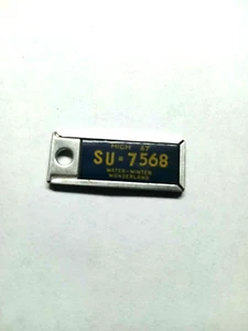 VINTAGE KEY CHAIN MINI LICENSE PLATE TAGS 1967 MICHIGAN DISABLED VETERAN - Picture 1 of 2