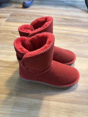 Botas de invierno para mujer Style & Co Brand rojas vibrantes talla 5 en gamuza sintética Foto 1 de 4