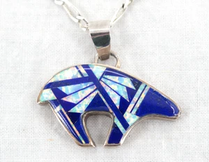 Collar de oso nativo americano Calvin Begay de plata esterlina con incrustaciones de lapislázuli y ópalo - Imagen 1 de 16